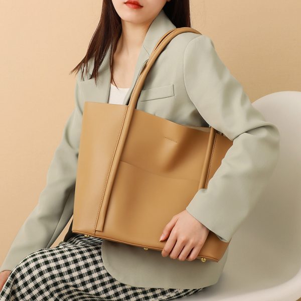 本 革 トート バッグ 柔らかい 通勤 バッグ レディース 軽い a4 ポーチ付き 大きい カバン カジュアル - 画像 (2)