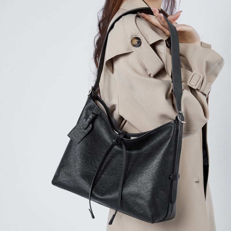 買い大人気 新品 訳あり TUSTING 高級 本革 皮 ショルダー オシャレ 
