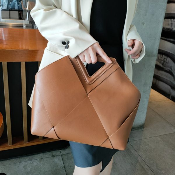 本革 トートバッグ 40 代 女性 通勤 バッグ トート バッグ おしゃれ パソコン が 入る トート バッグ 巾着 付き バッグ ショルダー バッグ 仕事 用 トート バッグ 大 容量 韓国 編み風 - 画像 (6)