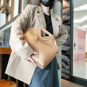 本革 トートバッグ 40 代 女性 通勤 バッグ トート バッグ おしゃれ パソコン が 入る トート バッグ 巾着 付き バッグ ショルダー バッグ 仕事 用 トート バッグ 大 容量 韓国 編み風