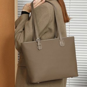 本 革 トート バッグ レディース トート バッグ レディース 人気 40 代 ビジネス トート バッグ 通勤 バッグ 女性 軽い a4 革 の 手提げ バッグ 大人 バッグ レディース 人気