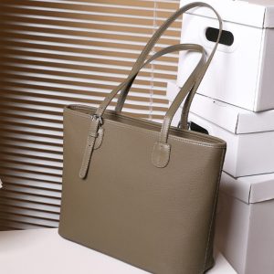 本 革 トート バッグ レディース トート バッグ レディース 人気 40 代 ビジネス トート バッグ 通勤 バッグ 女性 軽い a4 革 の 手提げ バッグ 大人 バッグ レディース 人気