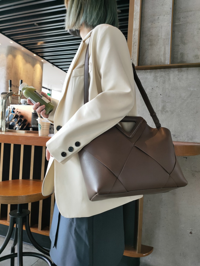 本革 トートバッグ 40 代 女性 通勤 バッグ トート バッグ おしゃれ パソコン が 入る トート バッグ 巾着 付き バッグ ショルダー バッグ 仕事 用 トート バッグ 大 容量 韓国 編み風