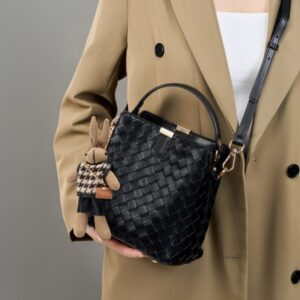バケツ 型 巾着 ショルダー バッグ 編み バック ショルダー 40 代 ショルダー バッグ 斜 めがけ レディース ミニ ショルダー バッグ ぬいぐるみ バッグ チャーム 大人 可愛い ショルダー バッグ
