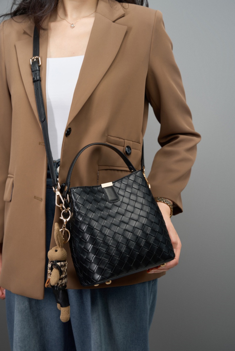 バケツ 型 巾着 ショルダー バッグ 編み バック ショルダー 40 代 ショルダー バッグ 斜 めがけ レディース ミニ ショルダー バッグ ぬいぐるみ バッグ チャーム 大人 可愛い ショルダー バッグ