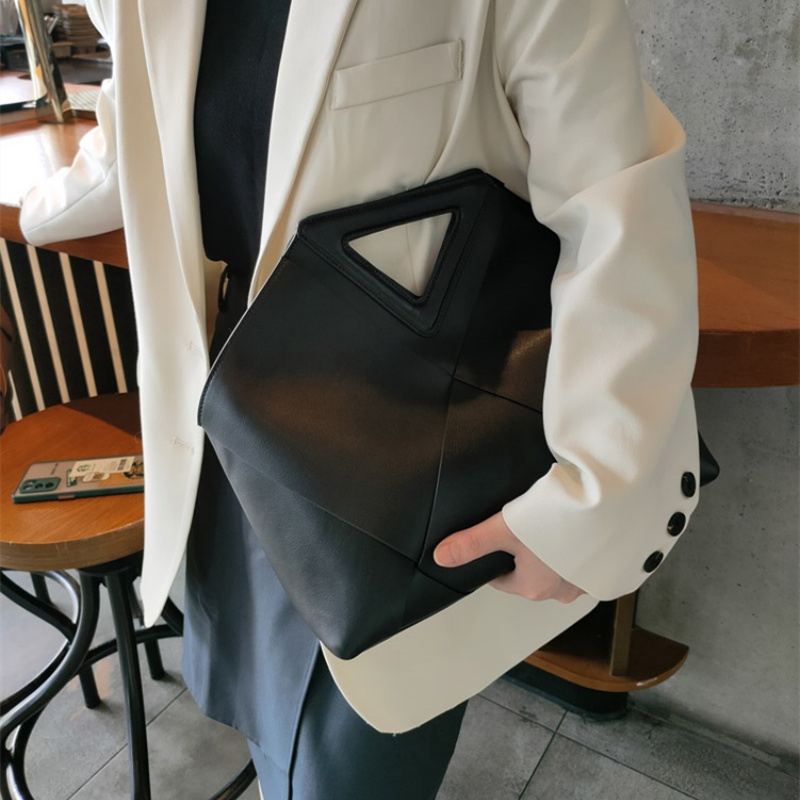 一生ものの風格を携え☆大人女性のための本革通勤バッグ 一生ものの風格を携え☆大人女性のための本革通勤バッグ