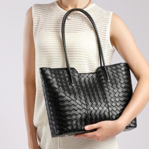 本 革 トート バッグ 柔らかい レザー 編み込み バッグ 通勤 レディース トート バッグ 革 バッグ 肩掛け 50 代 トート バッグ カジュアル マザーズ バッグ 本 革 本 革 トート バッグ 柔らかい レザー 編み込み バッグ 通勤 レディース トート バッグ 革 バッグ 肩掛け 50 代 トート バッグ カジュアル マザーズ バッグ 本 革