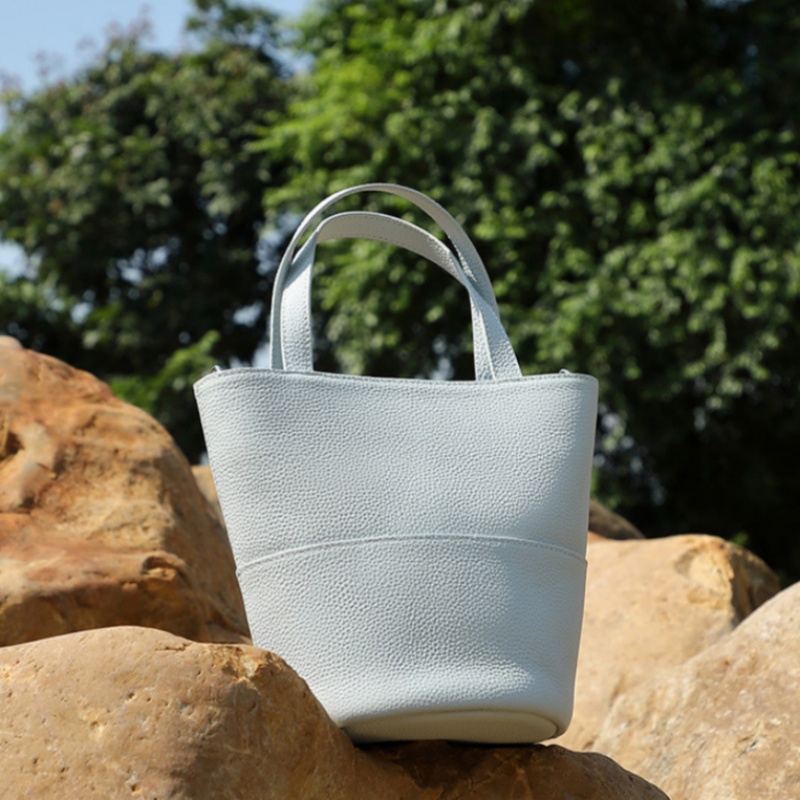 バケツ 型 巾着 ショルダー バッグ 3way バッグ 牛革 小さめ ショルダー バッグ 本 革 ミニトート バッグ 主婦 普段 使い バッグ 40 代 おすすめ の マザーズ バッグ