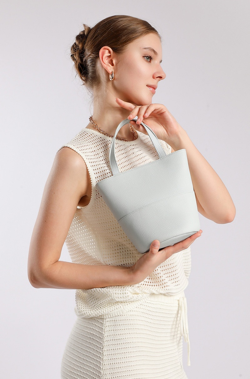 バケツ 型 巾着 ショルダー バッグ 3way バッグ 牛革 小さめ ショルダー バッグ 本 革 ミニトート バッグ 主婦 普段 使い バッグ 40 代 おすすめ の マザーズ バッグ