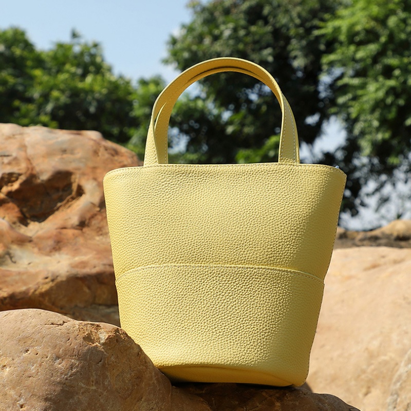 バケツ 型 巾着 ショルダー バッグ 3way バッグ 牛革 小さめ ショルダー バッグ 本 革 ミニトート バッグ 主婦 普段 使い バッグ 40 代 おすすめ の マザーズ バッグ