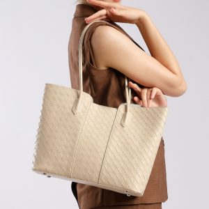 本 革 トート バッグ 柔らかい レザー 編み込み バッグ 通勤 レディース トート バッグ 革 バッグ 肩掛け 50 代 トート バッグ カジュアル マザーズ バッグ 本 革 本 革 トート バッグ 柔らかい レザー 編み込み バッグ 通勤 レディース トート バッグ 革 バッグ 肩掛け 50 代 トート バッグ カジュアル マザーズ バッグ 本 革