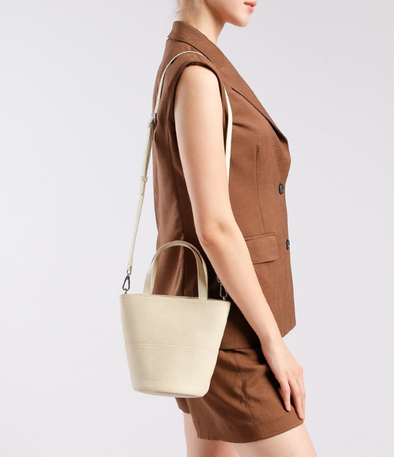 バケツ 型 巾着 ショルダー バッグ 3way バッグ 牛革 小さめ ショルダー バッグ 本 革 ミニトート バッグ 主婦 普段 使い バッグ 40 代 おすすめ の マザーズ バッグ