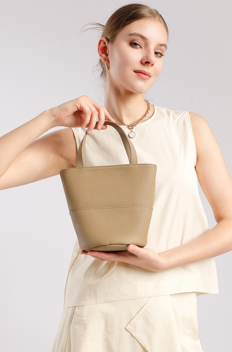 バケツ 型 巾着 ショルダー バッグ 3way バッグ 牛革 小さめ ショルダー バッグ 本 革 ミニトート バッグ 主婦 普段 使い バッグ 40 代 おすすめ の マザーズ バッグ