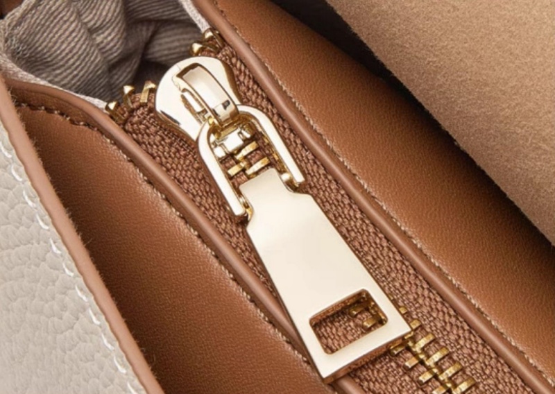 ショルダー バッグ 革 かわいい ショルダーバッグ ぬいぐるみ チャーム 大人 可愛い ショルダー バッグ ちょっとした お出かけ バッグ 女性 バッグ プレゼントカジュアル カバン