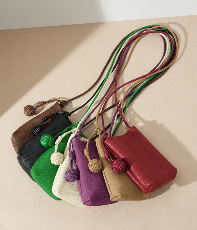 スマホ ポシェット 縦 型 本 革 ショルダー バッグ 普段 使い 可愛い ショルダー ポーチ ミニ ショルダー シンプル 大人 可愛い 斜 めがけ バッグ 軽い ミニポーチ 革 軽く て 丈夫 な ショルダー バッグ