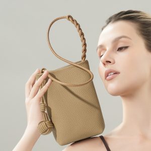 Alternative view of スマホ ポシェット 縦 型 本 革 ショルダー バッグ 普段 使い 可愛い ショルダー ポーチ ミニ ショルダー シンプル 大人 可愛い 斜 めがけ バッグ 軽い ミニポーチ 革 軽く て 丈夫 な ショルダー バッグ