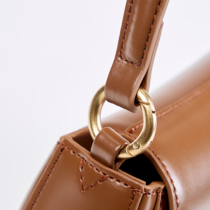 レディース ショルダーバッグ 本革 サドル バッグ 可愛い クロス ボディ ショルダー バッグ ハンドバッグ 安い かわいい ショルダー バッグ 女性 バッグ 人気 40 代 カジュアル 50 代 女性 人気 バッグ