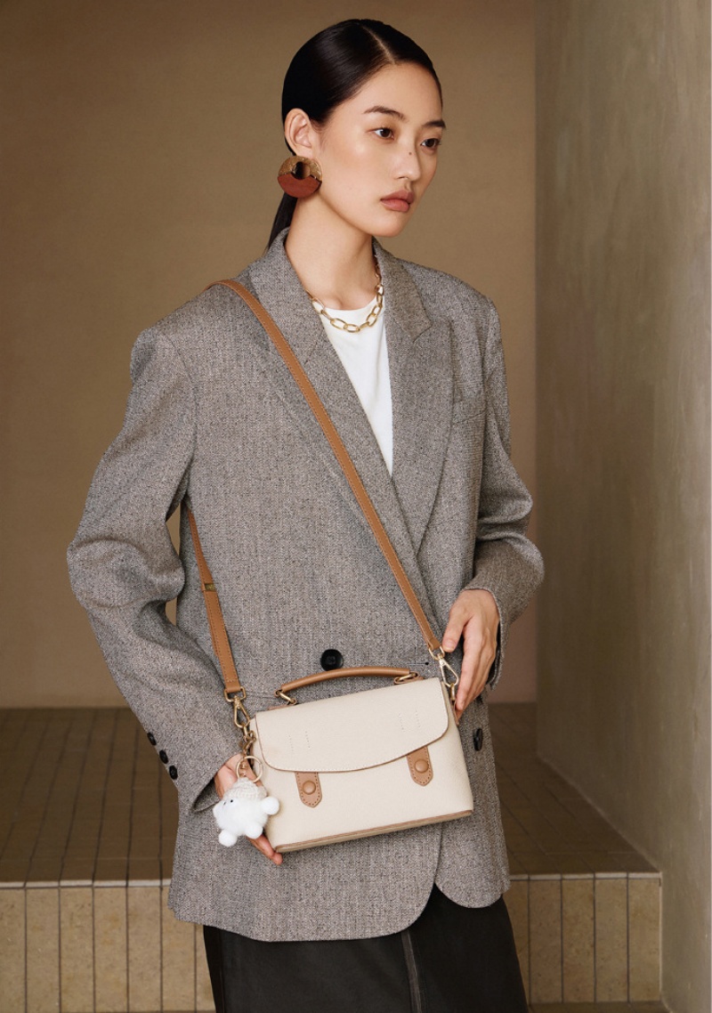 ショルダー バッグ 革 かわいい ショルダーバッグ ぬいぐるみ チャーム 大人 可愛い ショルダー バッグ ちょっとした お出かけ バッグ 女性 バッグ プレゼントカジュアル カバン