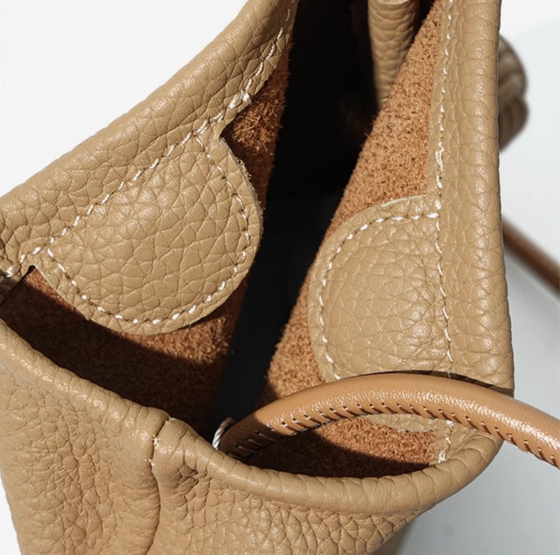 スマホ ポシェット 縦 型 本 革 ショルダー バッグ 普段 使い 可愛い ショルダー ポーチ ミニ ショルダー シンプル 大人 可愛い 斜 めがけ バッグ 軽い ミニポーチ 革 軽く て 丈夫 な ショルダー バッグ