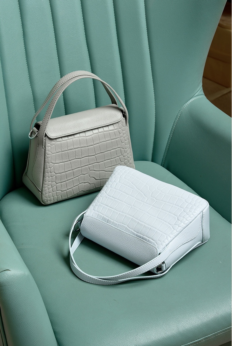 ショルダー バッグ ワニ 柄 クロコダイル 柄 ショルダー バッグ 本革 ショルダー バッグ カジュアル 3way ショルダー バッグ レディース 大人 可愛い ショルダー バッグ 30 代 女性 に 人気 の バッグ ショルダー バッグ ワニ 柄 クロコダイル 柄 ショルダー バッグ 本革 ショルダー バッグ カジュアル 3way ショルダー バッグ レディース 大人 可愛い ショルダー バッグ 30 代 女性 に 人気 の バッグ