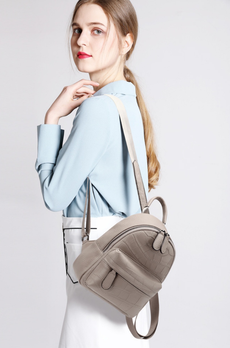 ワニ 柄 リュック サック 小さい バック パック 本革 バックパック 本 革 の リュック サック 大人 バック パック おしゃれ リュック サック レディース 軽量 カジュアル カバン