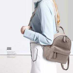 ワニ 柄 リュック サック 小さい バック パック 本革 バックパック 本 革 の リュック サック 大人 バック パック おしゃれ リュック サック レディース 軽量 カジュアル カバン