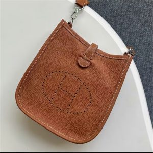 スクエア ショルダー バッグ レザー ショルダーバッグ 四角い ボディ バッグ 女性 バッグ 人気 ショルダー バッグ 女性 バッグ 人気 40 代 カジュアル カジュアル カバン レディース 大人 可愛い ショルダー バッグ