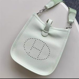 スクエア ショルダー バッグ レザー ショルダーバッグ 四角い ボディ バッグ 女性 バッグ 人気 ショルダー バッグ 女性 バッグ 人気 40 代 カジュアル カジュアル カバン レディース 大人 可愛い ショルダー バッグ