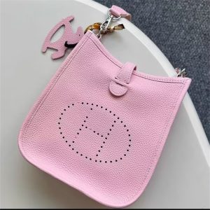 スクエア ショルダー バッグ レザー ショルダーバッグ 四角い ボディ バッグ 女性 バッグ 人気 ショルダー バッグ 女性 バッグ 人気 40 代 カジュアル カジュアル カバン レディース 大人 可愛い ショルダー バッグ