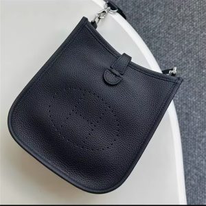 スクエア ショルダー バッグ レザー ショルダーバッグ 四角い ボディ バッグ 女性 バッグ 人気 ショルダー バッグ 女性 バッグ 人気 40 代 カジュアル カジュアル カバン レディース 大人 可愛い ショルダー バッグ