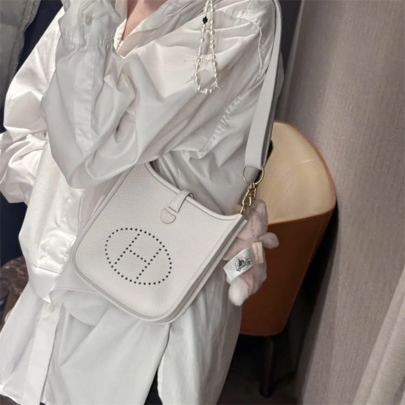 スクエア ショルダー バッグ レザー ショルダーバッグ 四角い ボディ バッグ 女性 バッグ 人気 ショルダー バッグ 女性 バッグ 人気 40 代 カジュアル カジュアル カバン レディース 大人 可愛い ショルダー バッグ スクエア ショルダー バッグ レザー ショルダーバッグ 四角い ボディ バッグ 女性 バッグ 人気 ショルダー バッグ 女性 バッグ 人気 40 代 カジュアル カジュアル カバン レディース 大人 可愛い ショルダー バッグ
