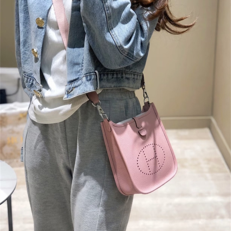 スクエア ショルダー バッグ レザー ショルダーバッグ 四角い ボディ バッグ 女性 バッグ 人気 ショルダー バッグ 女性 バッグ 人気 40 代 カジュアル カジュアル カバン レディース 大人 可愛い ショルダー バッグ スクエア ショルダー バッグ レザー ショルダーバッグ 四角い ボディ バッグ 女性 バッグ 人気 ショルダー バッグ 女性 バッグ 人気 40 代 カジュアル カジュアル カバン レディース 大人 可愛い ショルダー バッグ