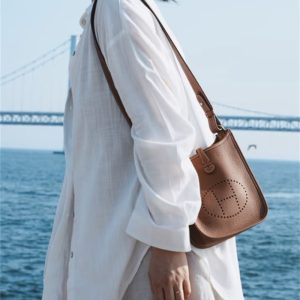 Alternative view of スクエア ショルダー バッグ レザー ショルダーバッグ 四角い ボディ バッグ 女性 バッグ 人気 ショルダー バッグ 女性 バッグ 人気 40 代 カジュアル カジュアル カバン レディース 大人 可愛い ショルダー バッグ