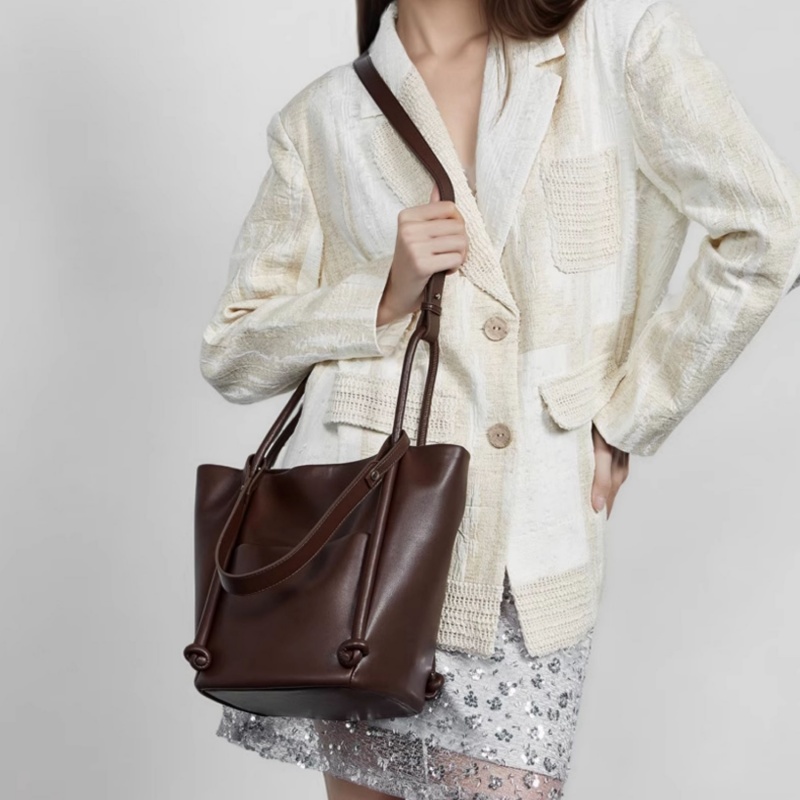 3way ショルダーバッグ レディース 本革 トートバッグ 女性 バッグ 人気 40 代 肩掛け カバン 仕事 用 トート バッグ 通勤 バッグ レディース 40 代 3way ショルダーバッグ レディース 本革 トートバッグ 女性 バッグ 人気 40 代 肩掛け カバン 仕事 用 トート バッグ 通勤 バッグ レディース 40 代 - 画像 (9)