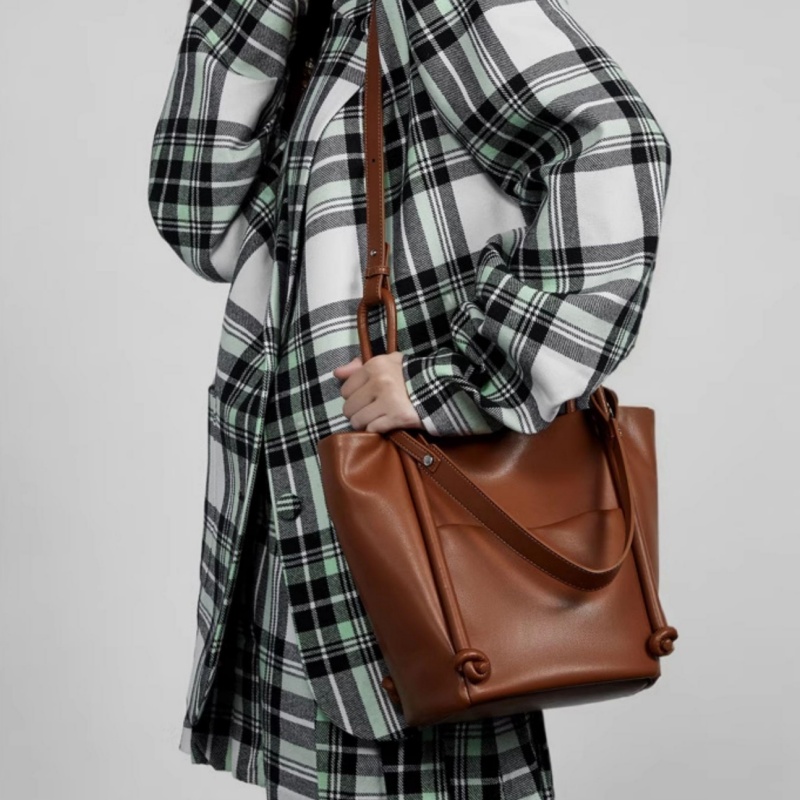 3way ショルダーバッグ レディース 本革 トートバッグ 女性 バッグ 人気 40 代 肩掛け カバン 仕事 用 トート バッグ 通勤 バッグ レディース 40 代 3way ショルダーバッグ レディース 本革 トートバッグ 女性 バッグ 人気 40 代 肩掛け カバン 仕事 用 トート バッグ 通勤 バッグ レディース 40 代 - 画像 (3)