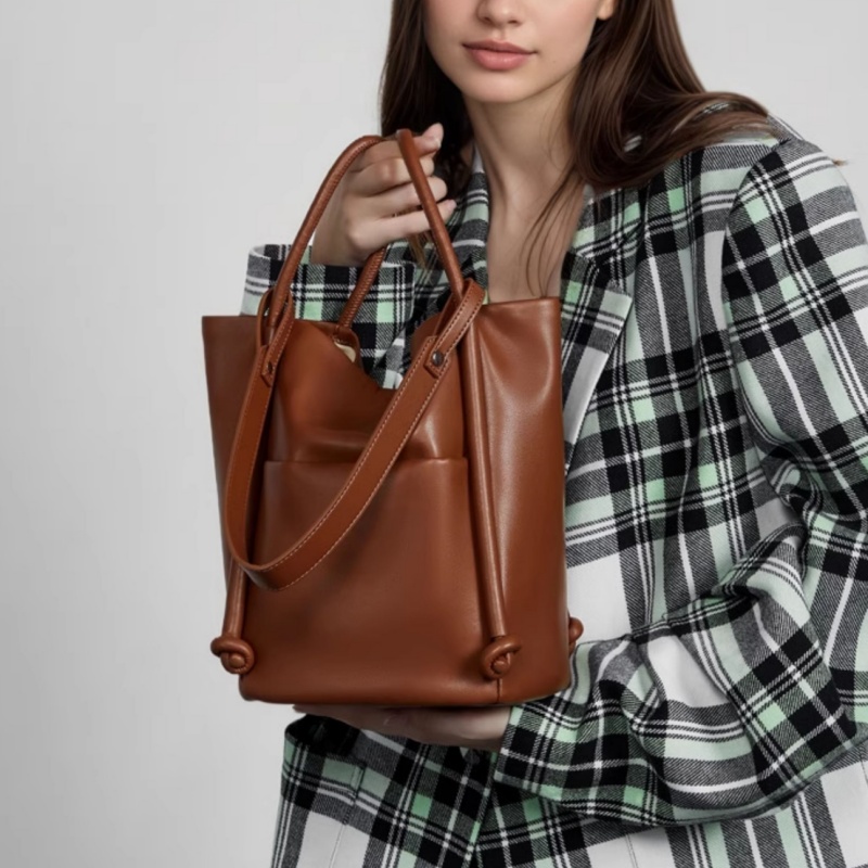 3way ショルダーバッグ レディース 本革 トートバッグ 女性 バッグ 人気 40 代 肩掛け カバン 仕事 用 トート バッグ 通勤 バッグ レディース 40 代 3way ショルダーバッグ レディース 本革 トートバッグ 女性 バッグ 人気 40 代 肩掛け カバン 仕事 用 トート バッグ 通勤 バッグ レディース 40 代 - 画像 (4)