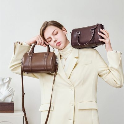 本革バッグで永遠の輝きを贈る【クリスマスプレゼント特集】