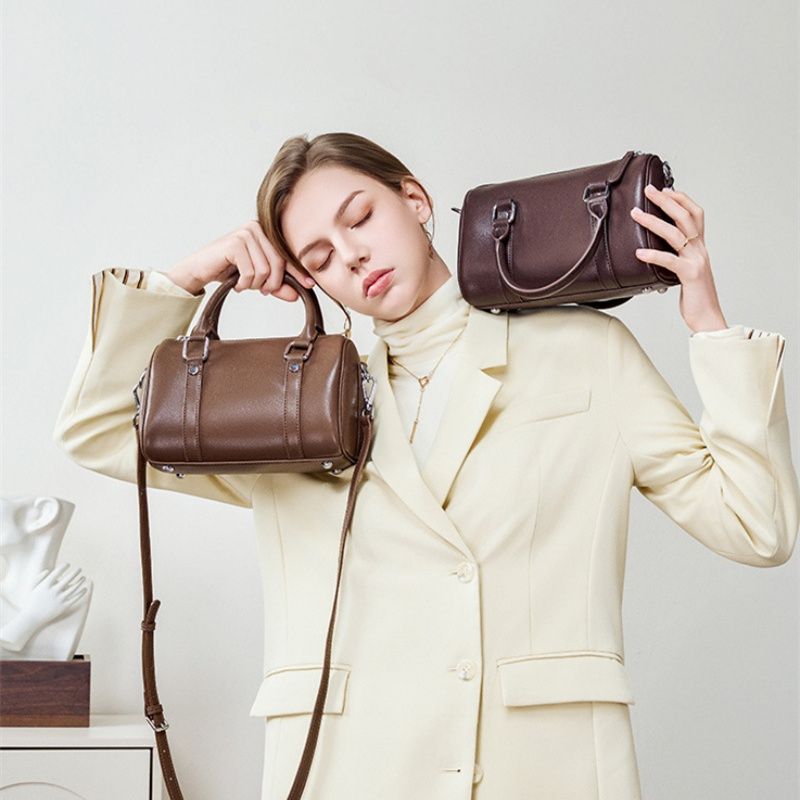 本革バッグで永遠の輝きを贈る【クリスマスプレゼント特集】 本革バッグで永遠の輝きを贈る【クリスマスプレゼント特集】