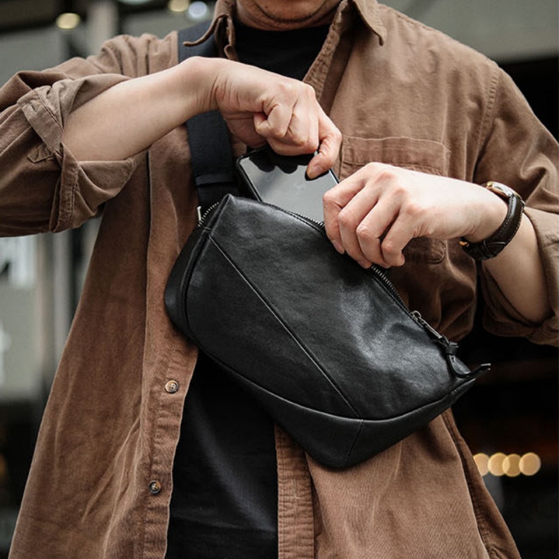 本格派の風格を、一生ものに。2025年人気本革バッグ年末総まとめ★