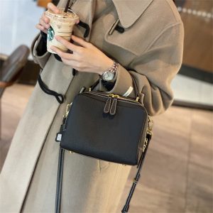 グレージュ ショルダー バッグ 本革 ショルダーバッグ レディース 卒業式 バッグ マザーズ バッグ 本 革 ショルダー バッグ 普段 使い 入園 式 カバン ショルダー バッグ レディース 人気 斜 めがけ 女性 バッグ 人気 50 代 グレージュ ショルダー バッグ 本革 ショルダーバッグ レディース 卒業式 バッグ マザーズ バッグ 本 革 ショルダー バッグ 普段 使い 入園 式 カバン ショルダー バッグ レディース 人気 斜 めがけ 女性 バッグ 人気 50 代