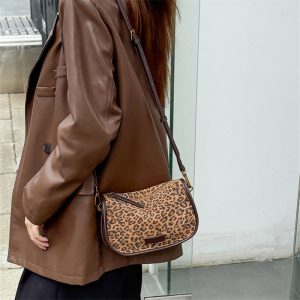 スエード ショルダー バッグ 本 革 ミニ ショルダー バッグ レディース 枕 型 ショルダー バッグ 可愛い ハンドバッグ ミニ ショルダーバッグ 大人 可愛い 冬 バッグ カジュアル カバン レディース