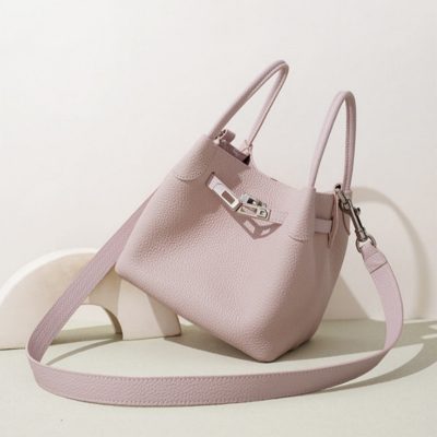 本革バッグを選んだ日のときめきを、使い込むほど「誇り」に変えて☆