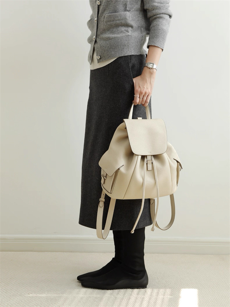 本革 リュック レディース レザー リュック かわいい 大人 カジュアル カバン 大人 バック パック おしゃれ 革 製 リュック サック レディース通勤 通学