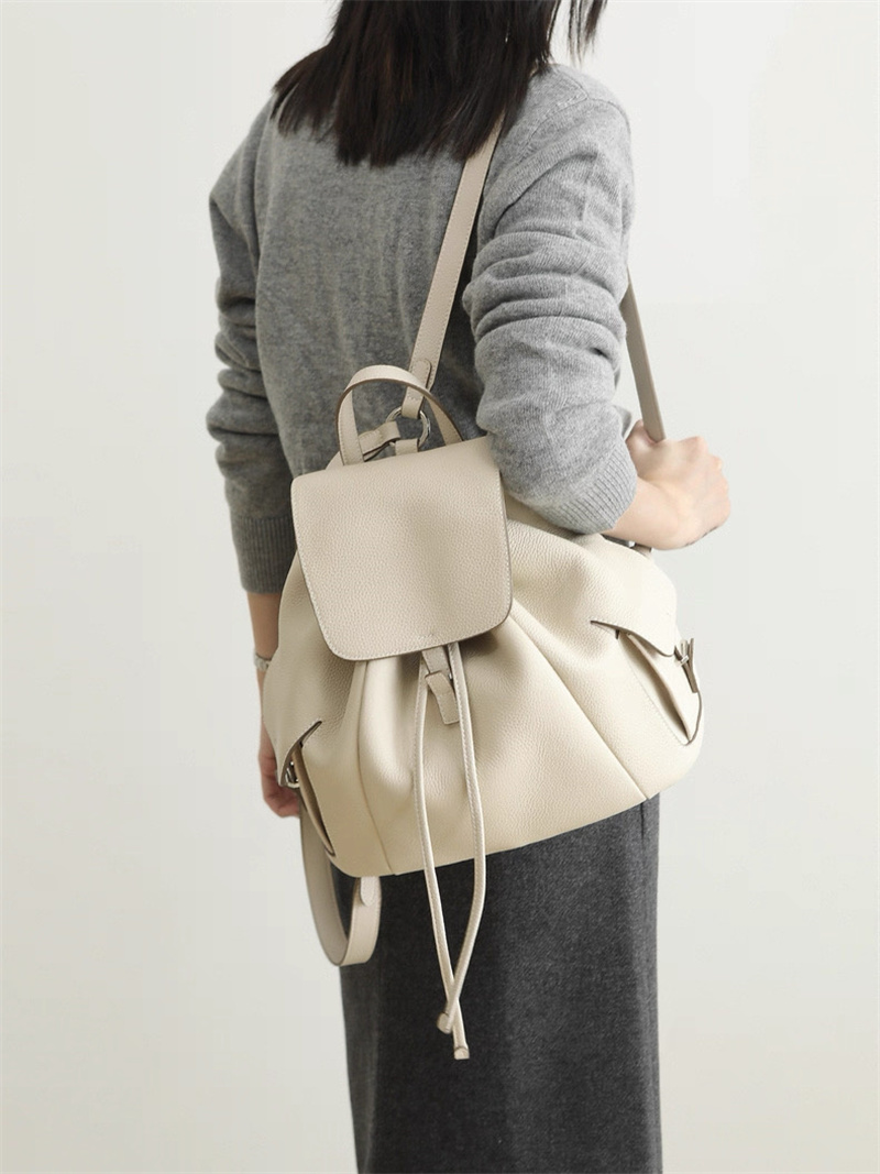 本革 リュック レディース レザー リュック かわいい 大人 カジュアル カバン 大人 バック パック おしゃれ 革 製 リュック サック レディース通勤 通学