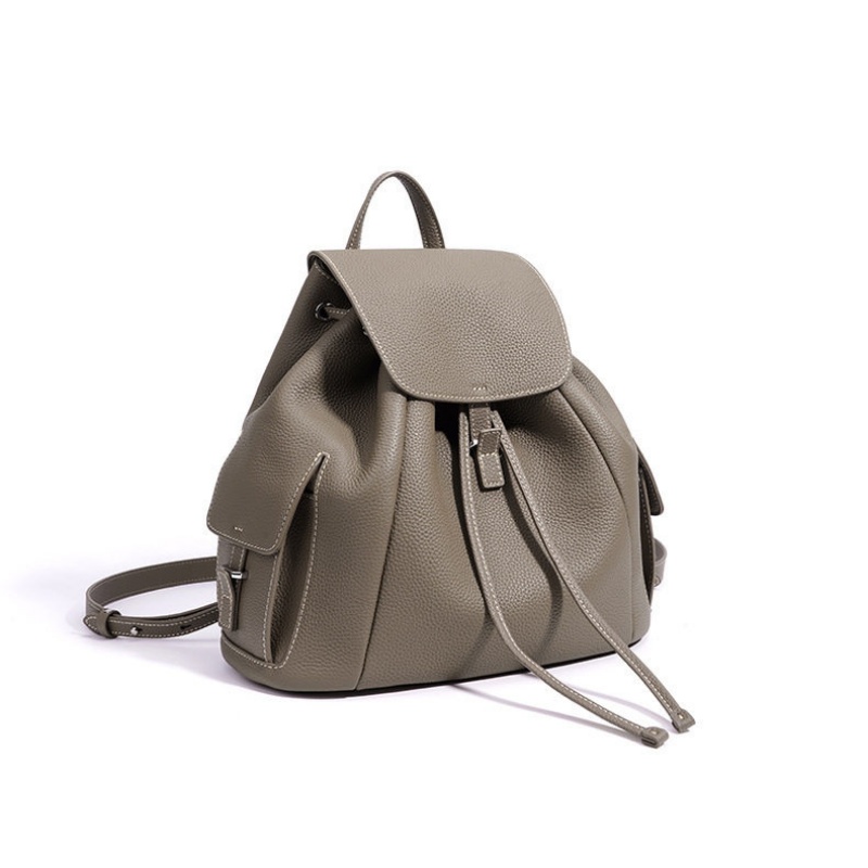 本革 リュック レディース レザー リュック かわいい 大人 カジュアル カバン 大人 バック パック おしゃれ 革 製 リュック サック レディース通勤 通学