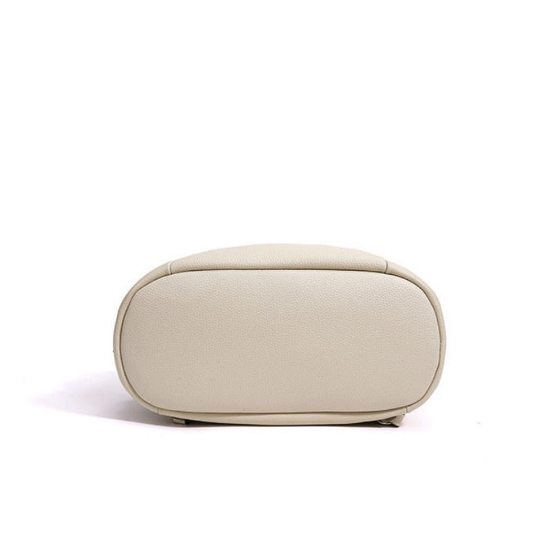 本革 リュック レディース レザー リュック かわいい 大人 カジュアル カバン 大人 バック パック おしゃれ 革 製 リュック サック レディース通勤 通学