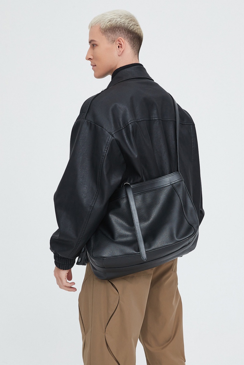 本革 ショルダーバッグ メンズ バッグ 斜 めがけ 大 容量 メンズバッグ レザー 肩掛けバッグ 黒 メッセンジャー バッグ メンズ カバン 通勤 通学 ブラック