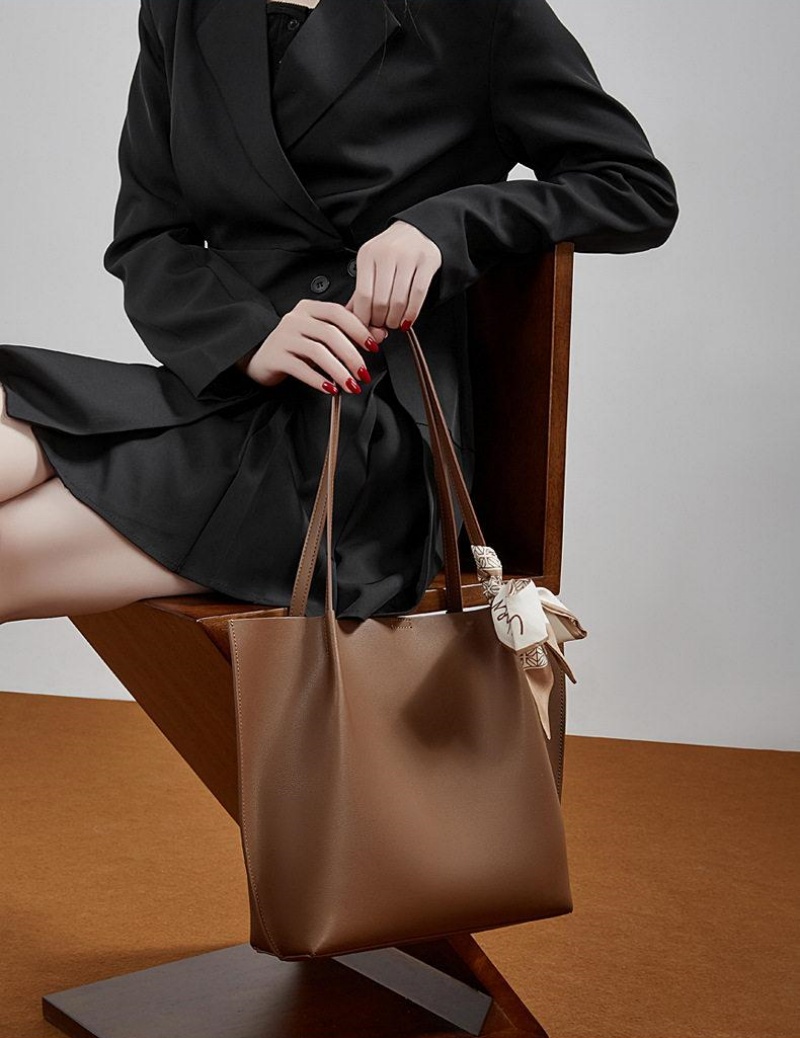 本革 トートバッグ レディース A4対応 通勤バッグ スカーフ付き レザーバッグ 大容量 バッグ 大人可愛い ビジネス 肩掛け バッグ 牛革 シンプル 軽量