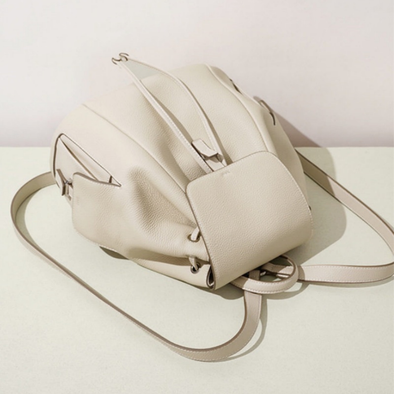 本革 リュック レディース レザー リュック かわいい 大人 カジュアル カバン 大人 バック パック おしゃれ 革 製 リュック サック レディース通勤 通学