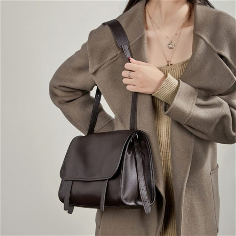 時代も性別も超えて愛される。上質な「本革ユニセックスバッグ」おすすめ